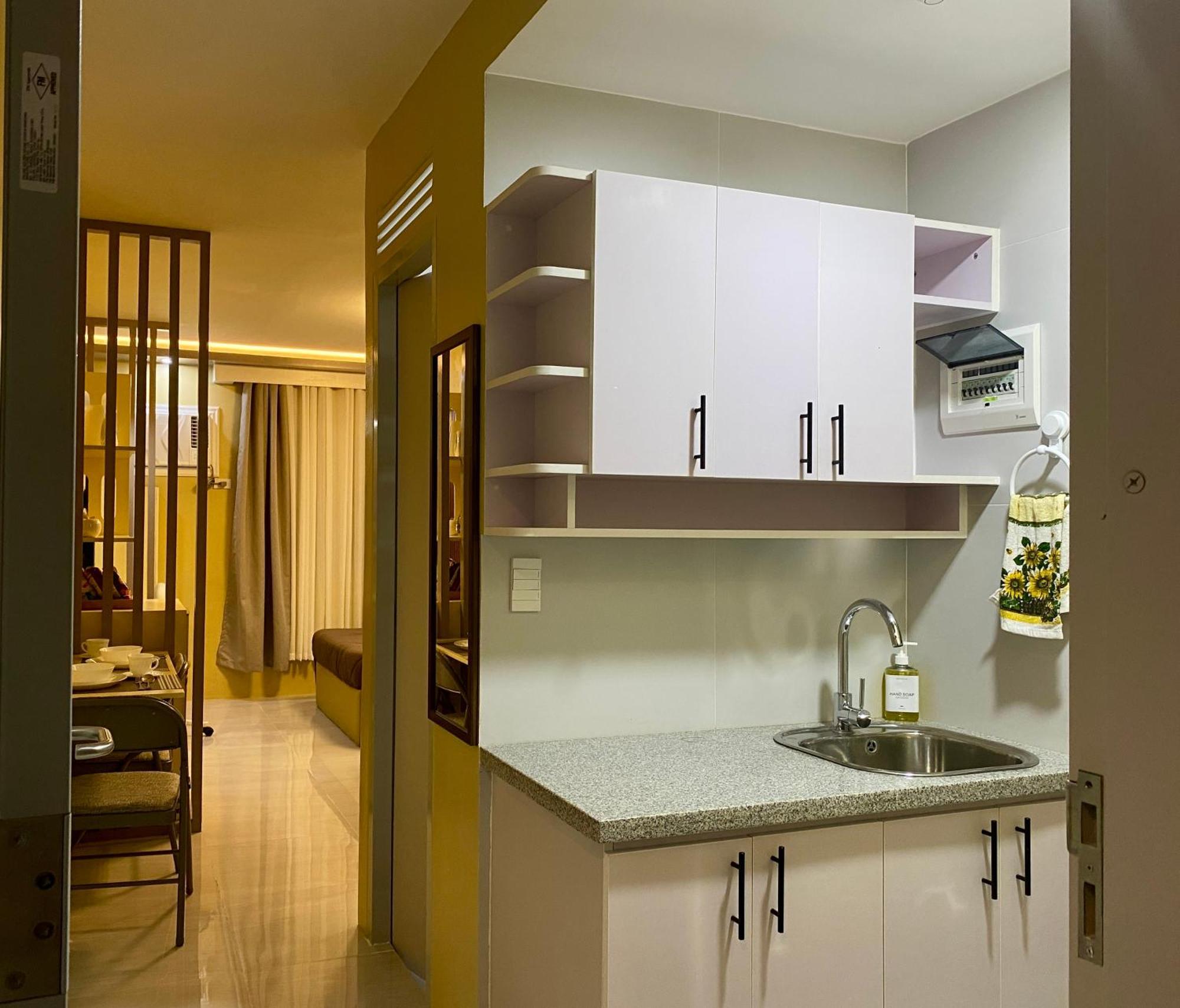 Gbf Premium Suite-Rm 207 Twin Hearts Residences 1 Рохас Экстерьер фото